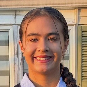 Hannah Cumplido-Delgado Headshot